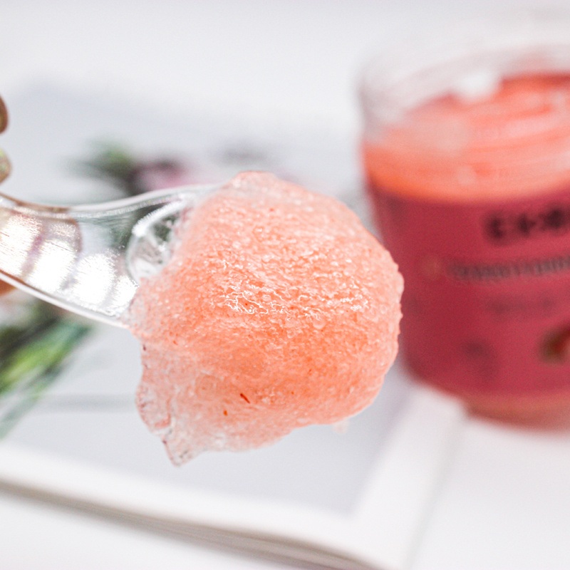 Wholesale 200g Natural Sticker Organic Vegan Fruit Whitening Strawberry Exfoliating Strawberry Peach Body Scrub