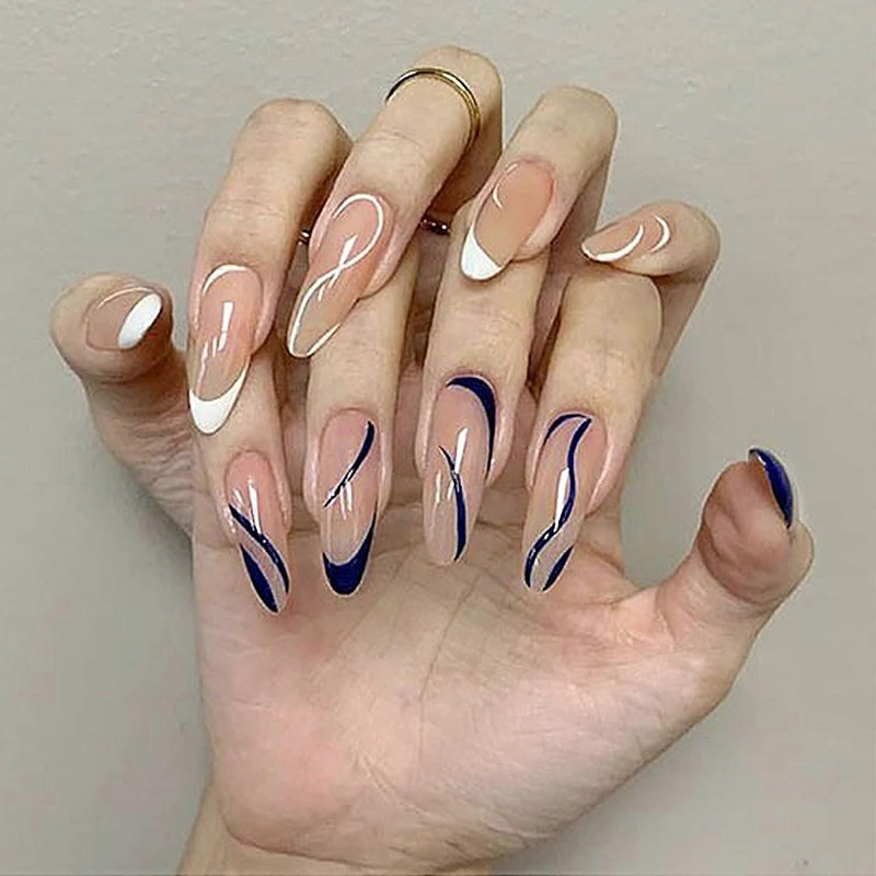 1PCS Nail Art Fake Nails (CJP1983-B3 Minimalist Blue and White Lines [wearing a Model])