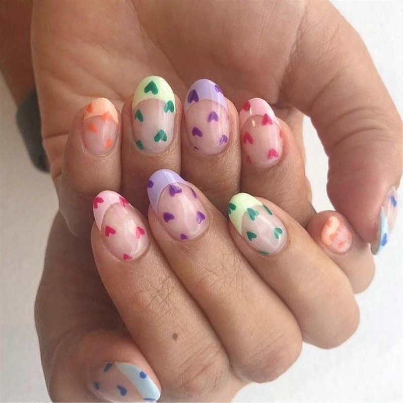 Valentine's Day Short Press on Nail With French Tip And Heart Designs Fashionable Stick on