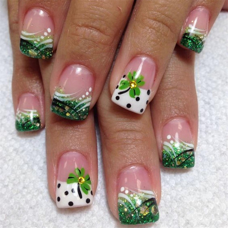 Short Square Press on Nail French Tip False Nail Green Shamrock Glitters Full Cover Acrylic Stick on Nail For Women